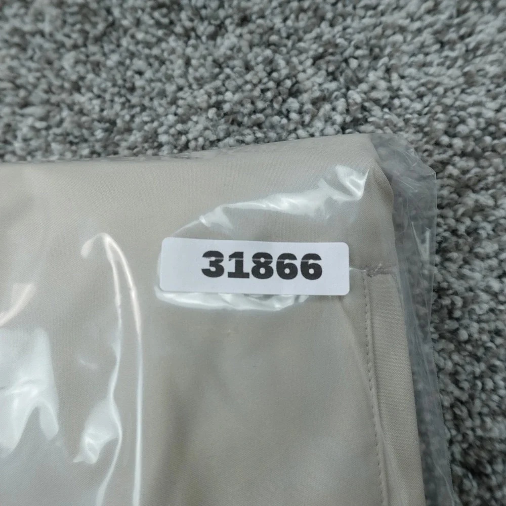 NEW Roundtree Yorke Shorts Mens 38 Beige Chino Flat Front Performance Stretch